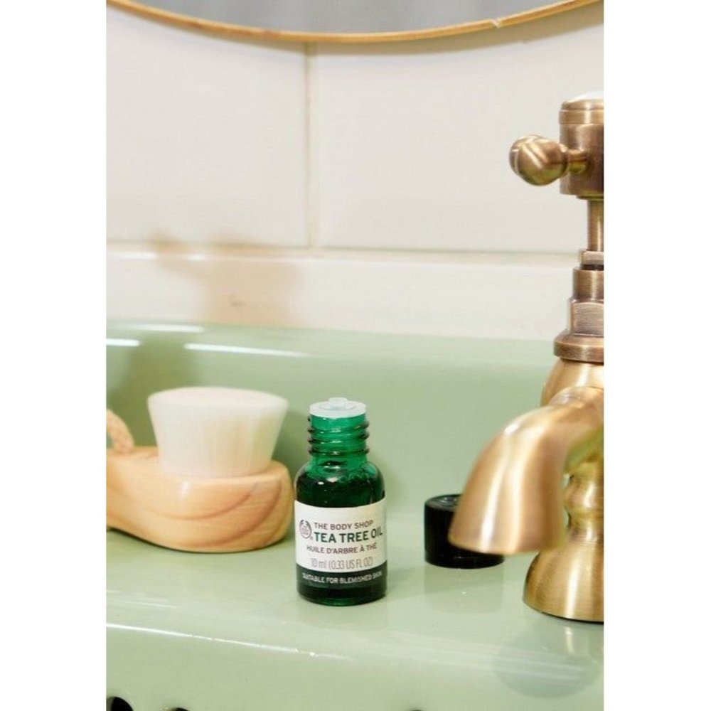 The Body Shop *Tea Tree* Oil - Picture 3 of 3